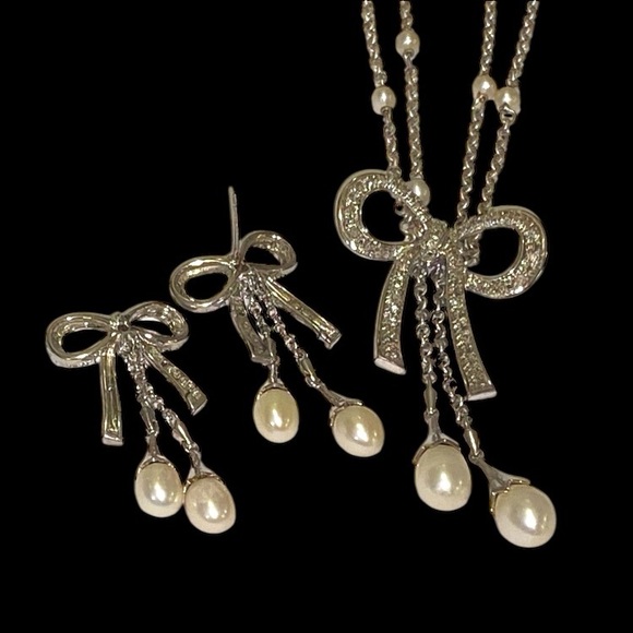 925 SILVER SET RIBBON BOW DROP NECKLACE & EARRINGS with DIAMONDS & PEARL ACCENTS - Picture 3 of 12